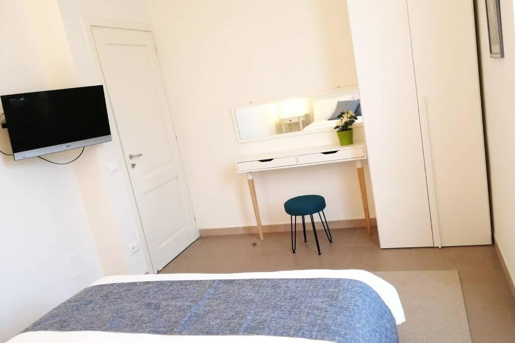 Charming & Spacious Florentine Home Just Two Mins From Tram Stop Florença Exterior foto